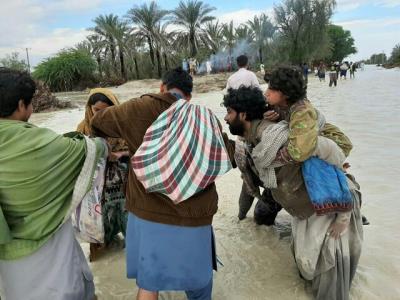 حضور پزشكان بسیجی در مناطق سیل زده